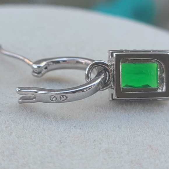 Swarovski Angelic Rectangular Pierced Earrings, Green, Rhodium Plated- Excellent - Picture 8 of 9